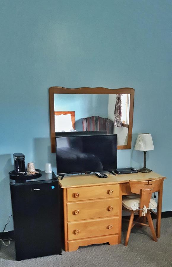 Maciver'S Motel And Camp Blind River Esterno foto