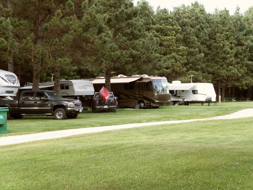 Maciver'S Motel And Camp Blind River Esterno foto