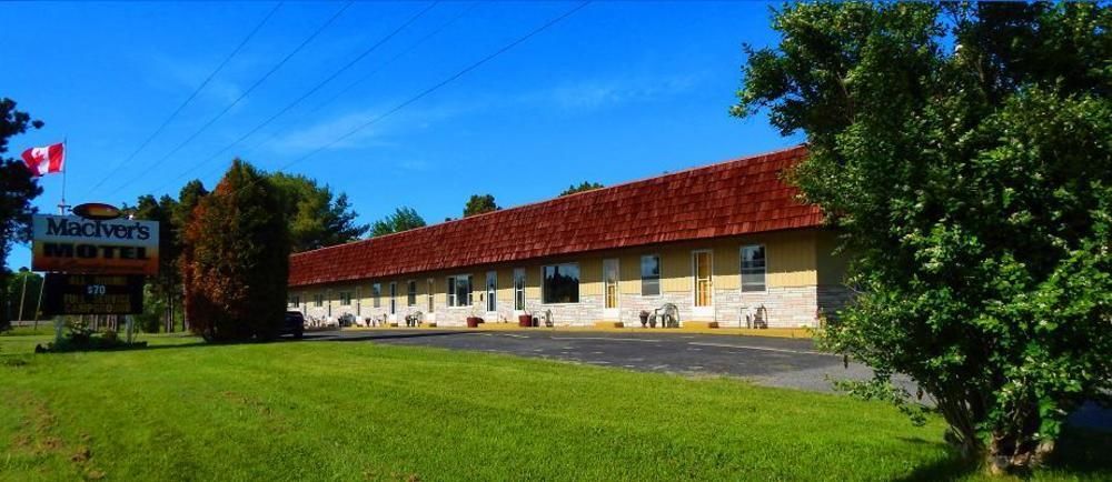 Maciver'S Motel And Camp Blind River Esterno foto